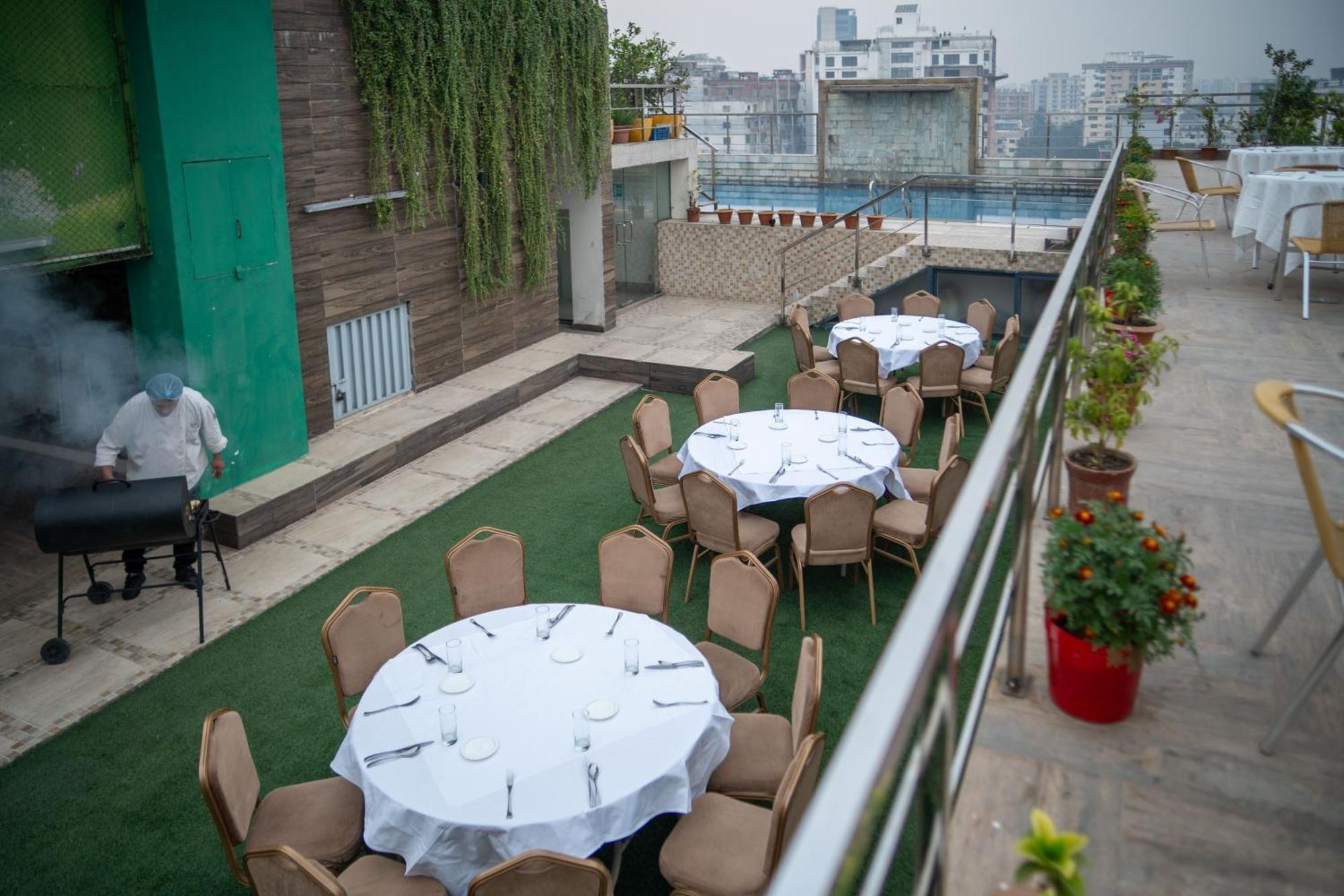 Coventina Lake Suites Dhaka Bagian luar foto