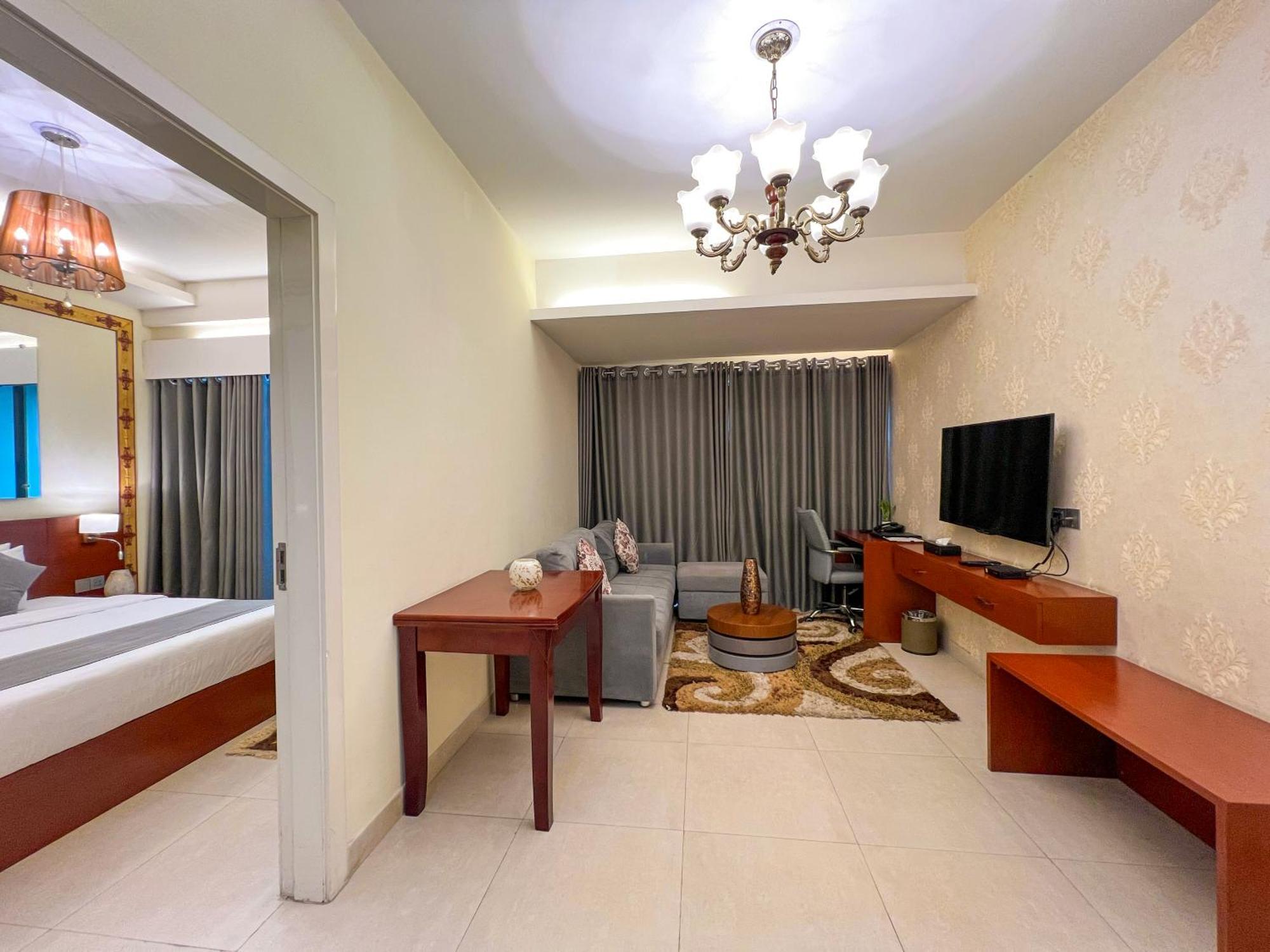 Coventina Lake Suites Dhaka Bagian luar foto