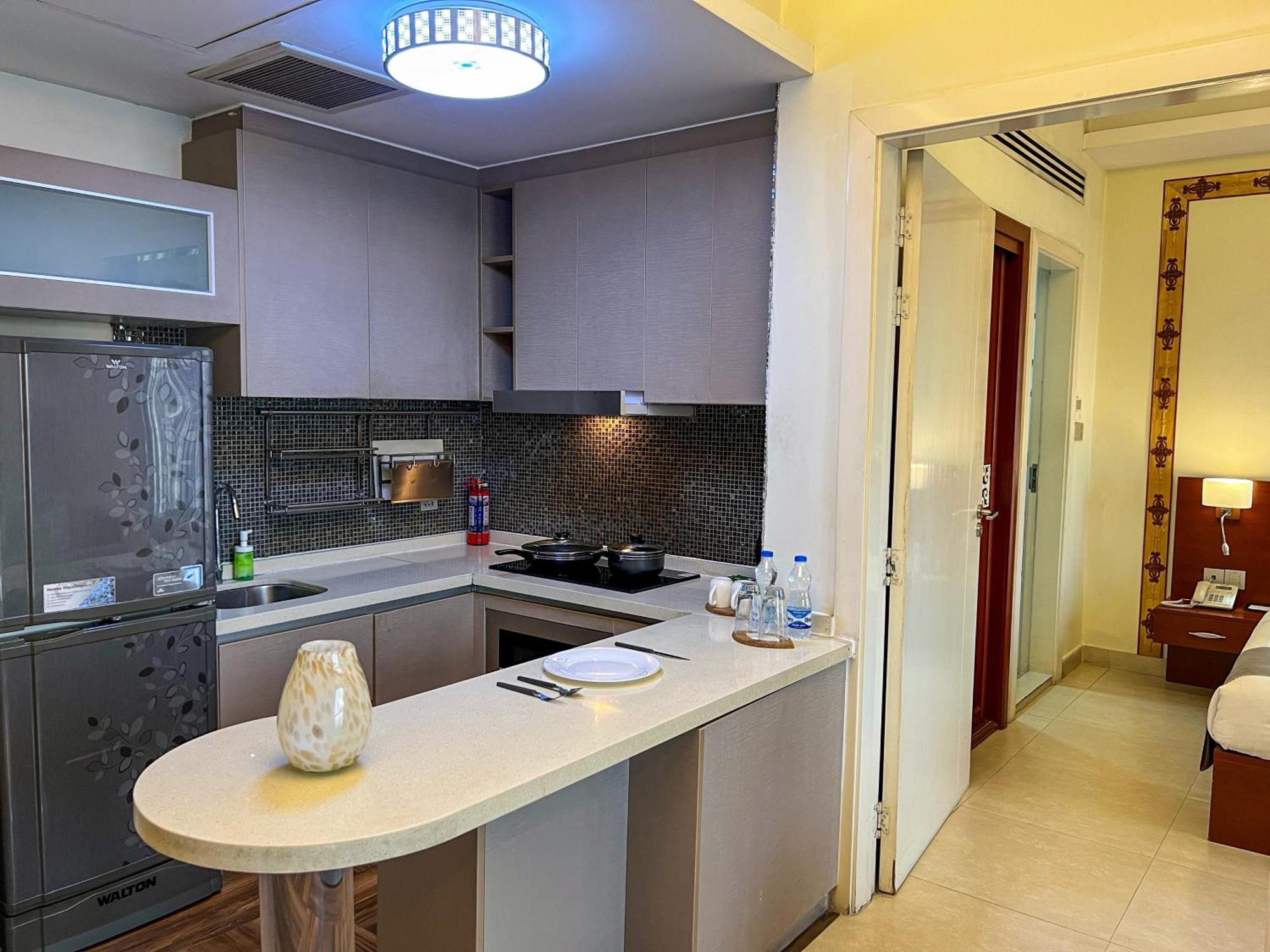 Coventina Lake Suites Dhaka Bagian luar foto