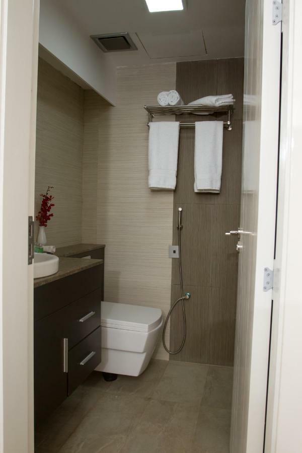 Coventina Lake Suites Dhaka Bagian luar foto