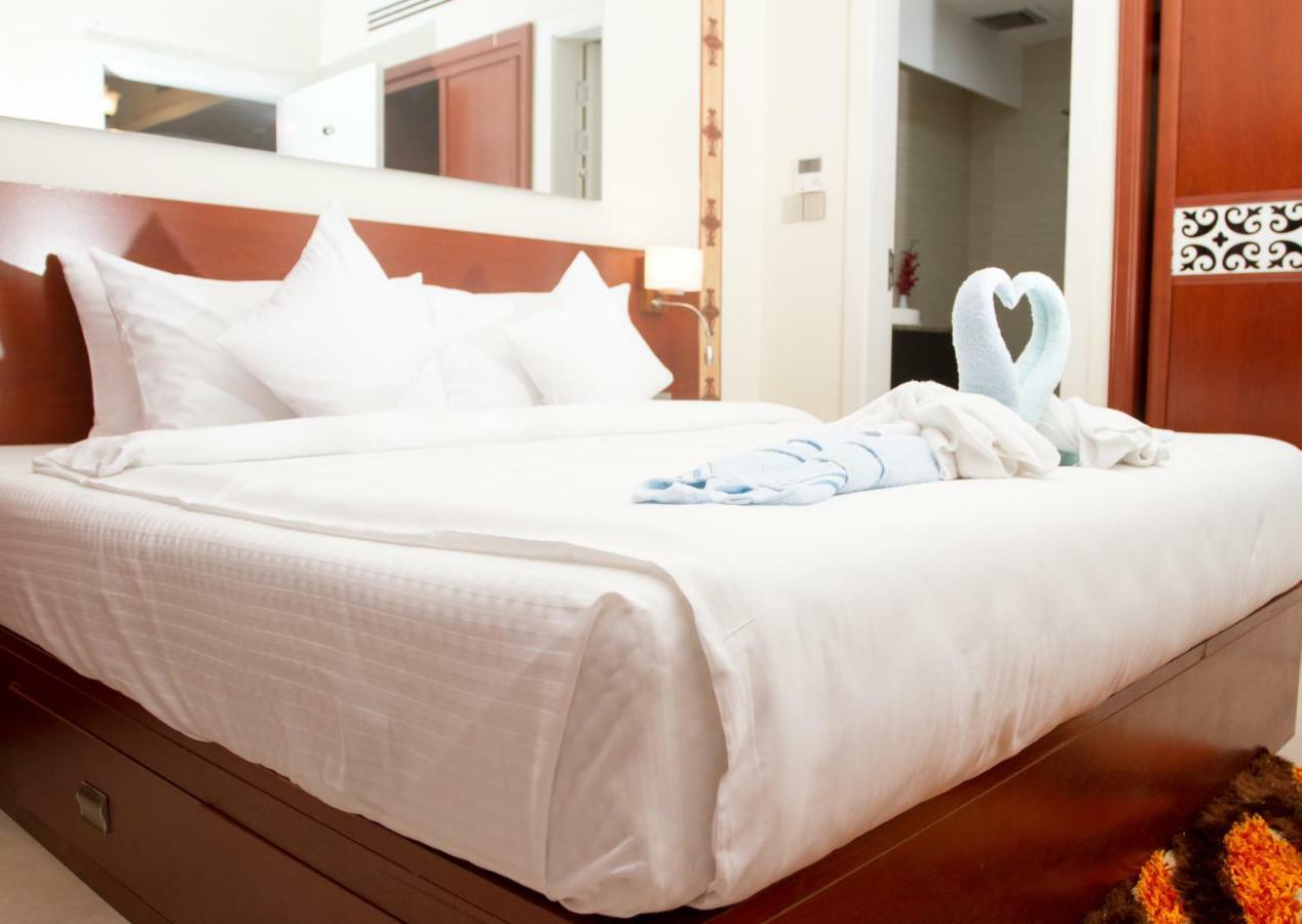 Coventina Lake Suites Dhaka Bagian luar foto